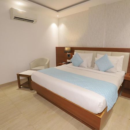 Nh Skye Suites Neu-Delhi Exterior foto