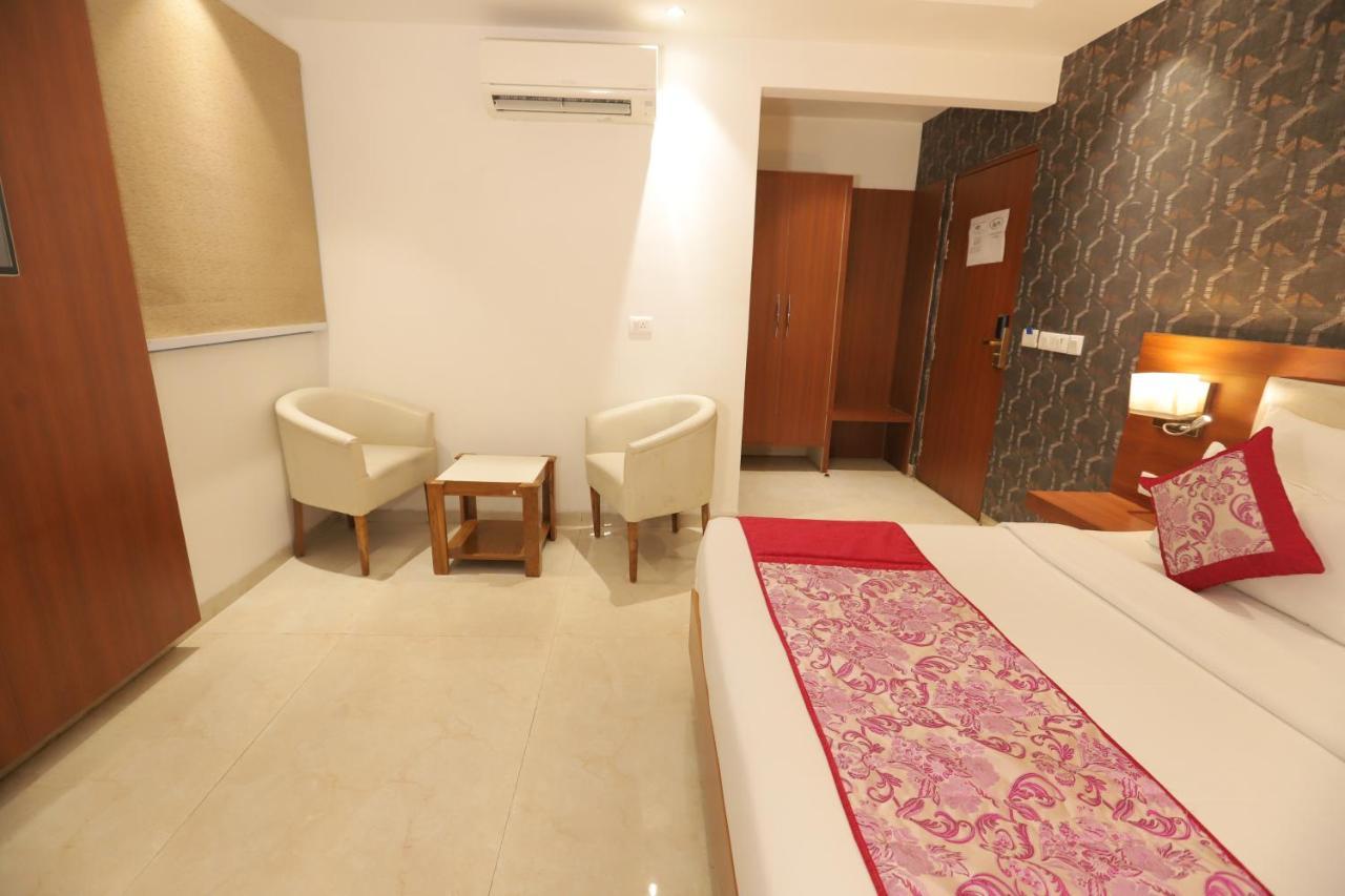 Nh Skye Suites Neu-Delhi Exterior foto