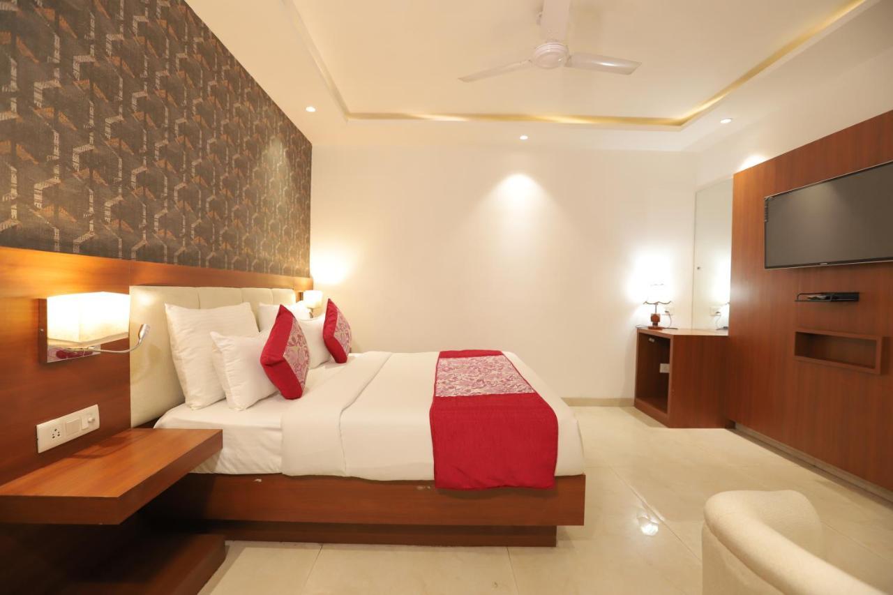 Nh Skye Suites Neu-Delhi Exterior foto