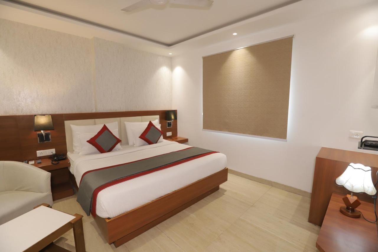 Nh Skye Suites Neu-Delhi Exterior foto
