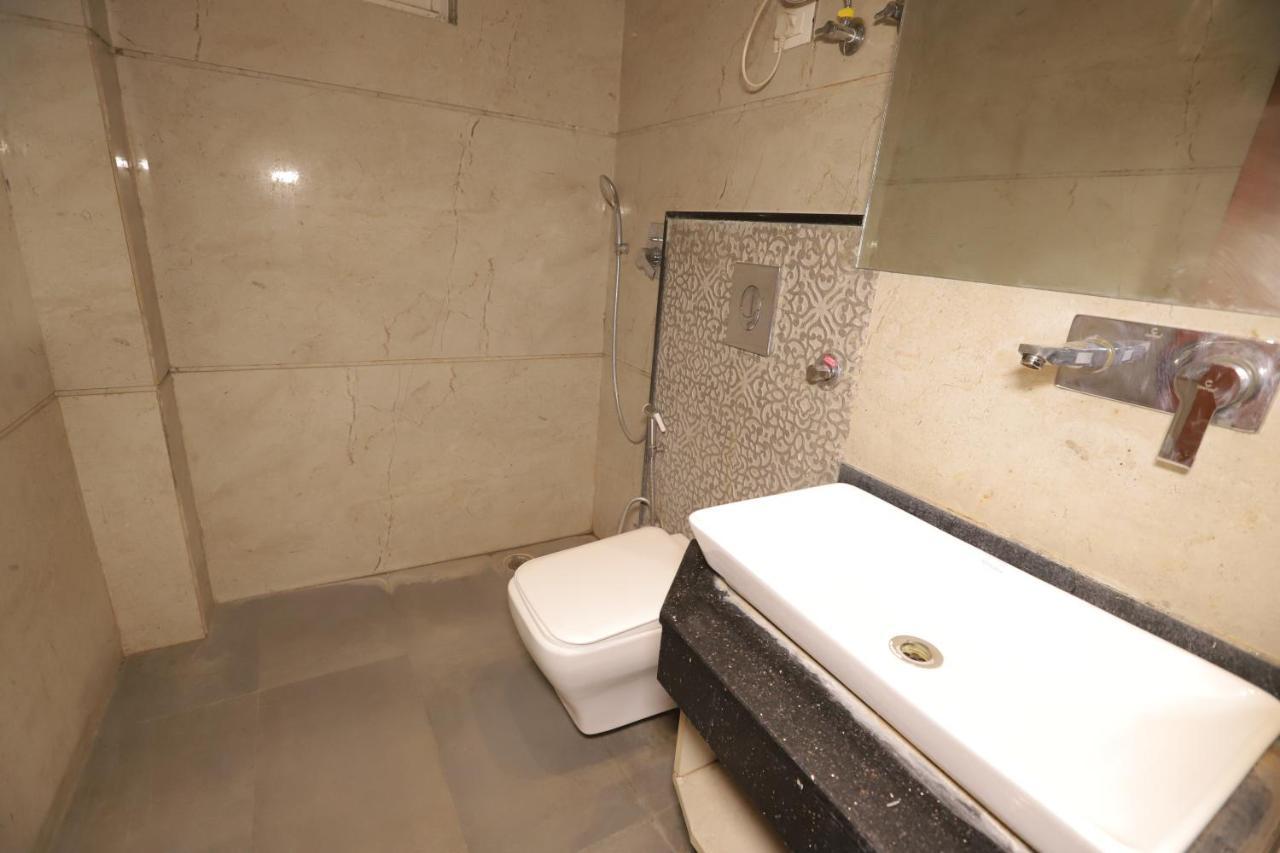 Nh Skye Suites Neu-Delhi Exterior foto
