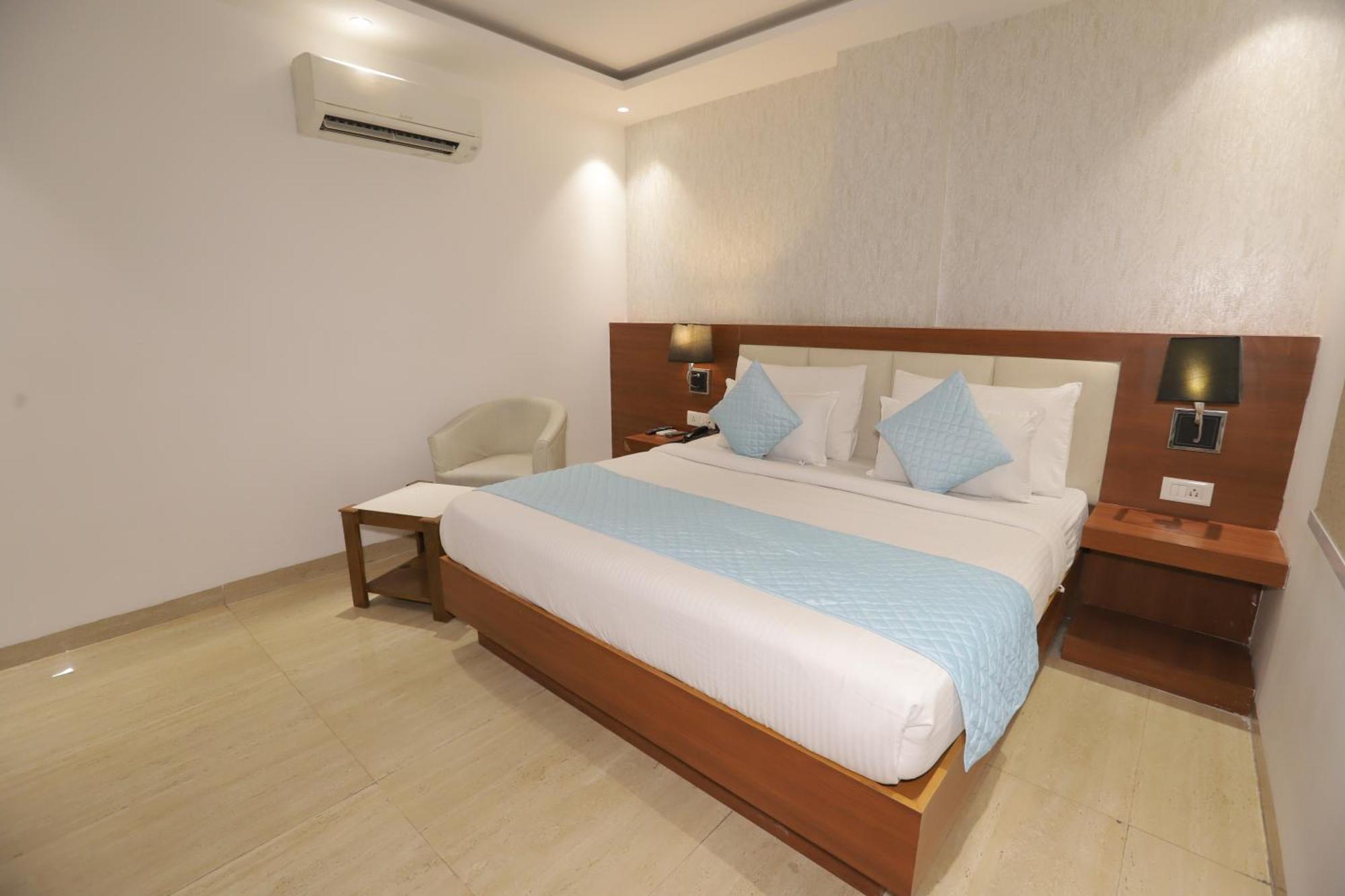 Nh Skye Suites Neu-Delhi Exterior foto
