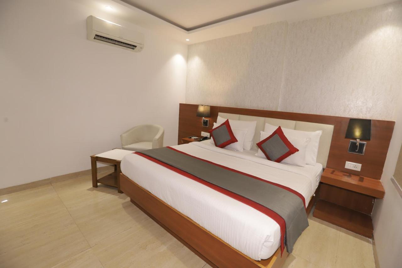 Nh Skye Suites Neu-Delhi Exterior foto