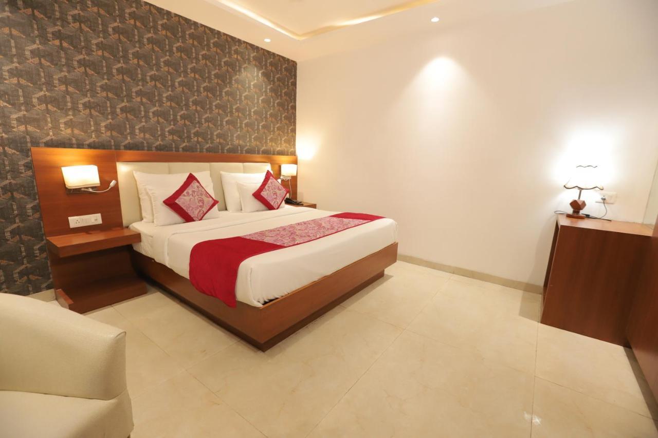 Nh Skye Suites Neu-Delhi Exterior foto